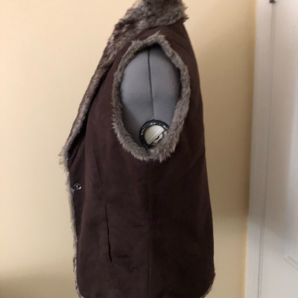 Fur Vest - Picture 2 of 7
